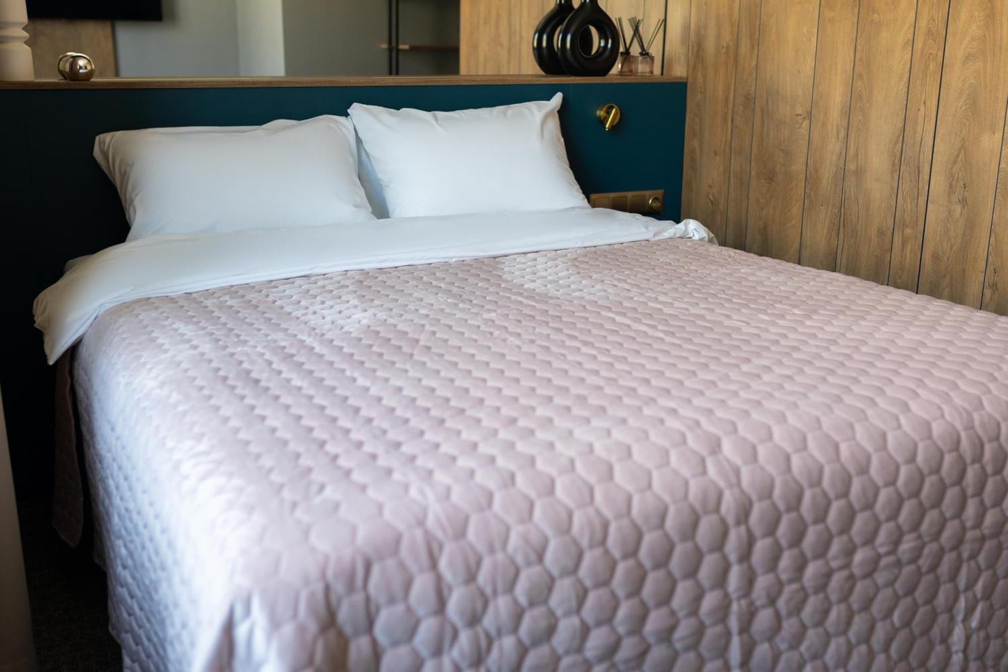 Four Sisters Luxury Rooms In Siauliai Eksteriør bilde